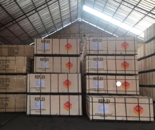 Waiting Loading Film Faced Plywood