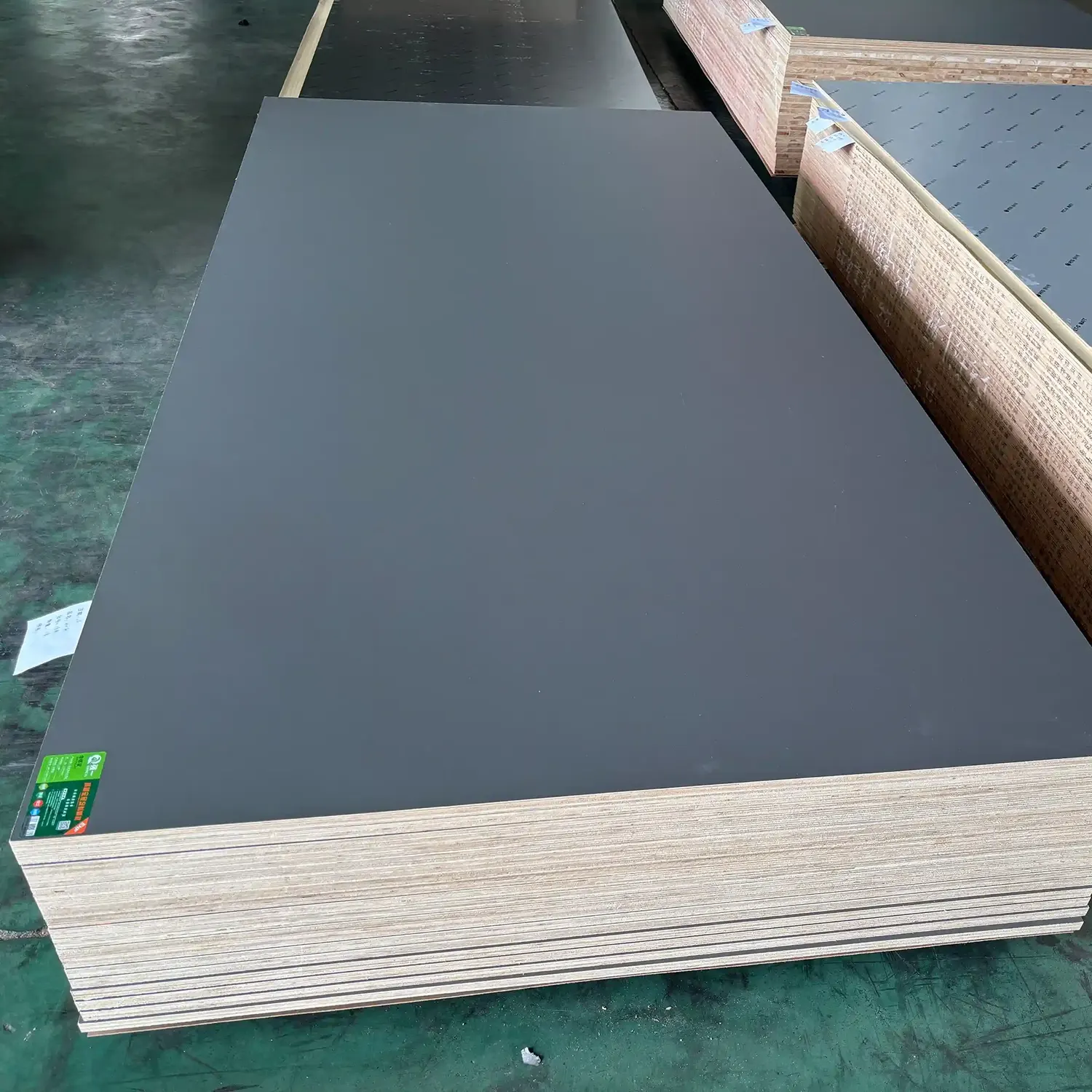 Dark Grey Veneer Plywood