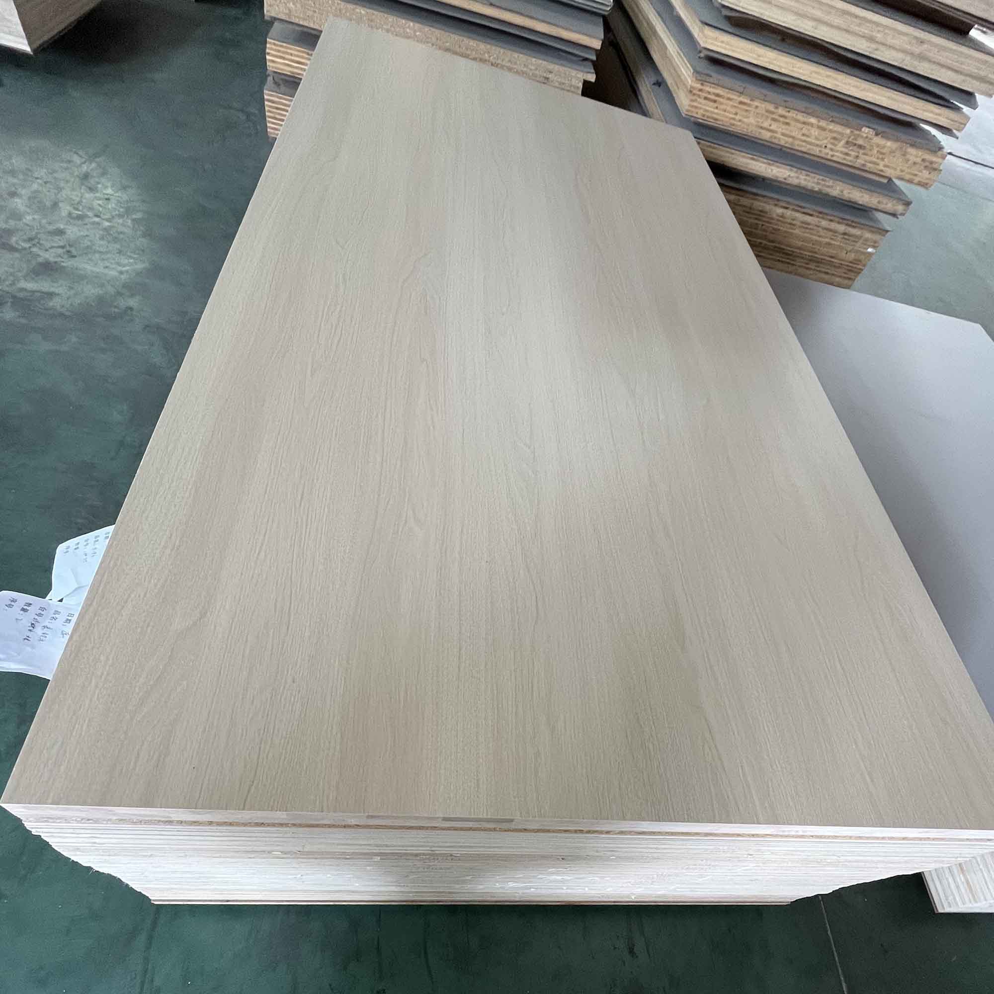 Oak Veneer Plywood