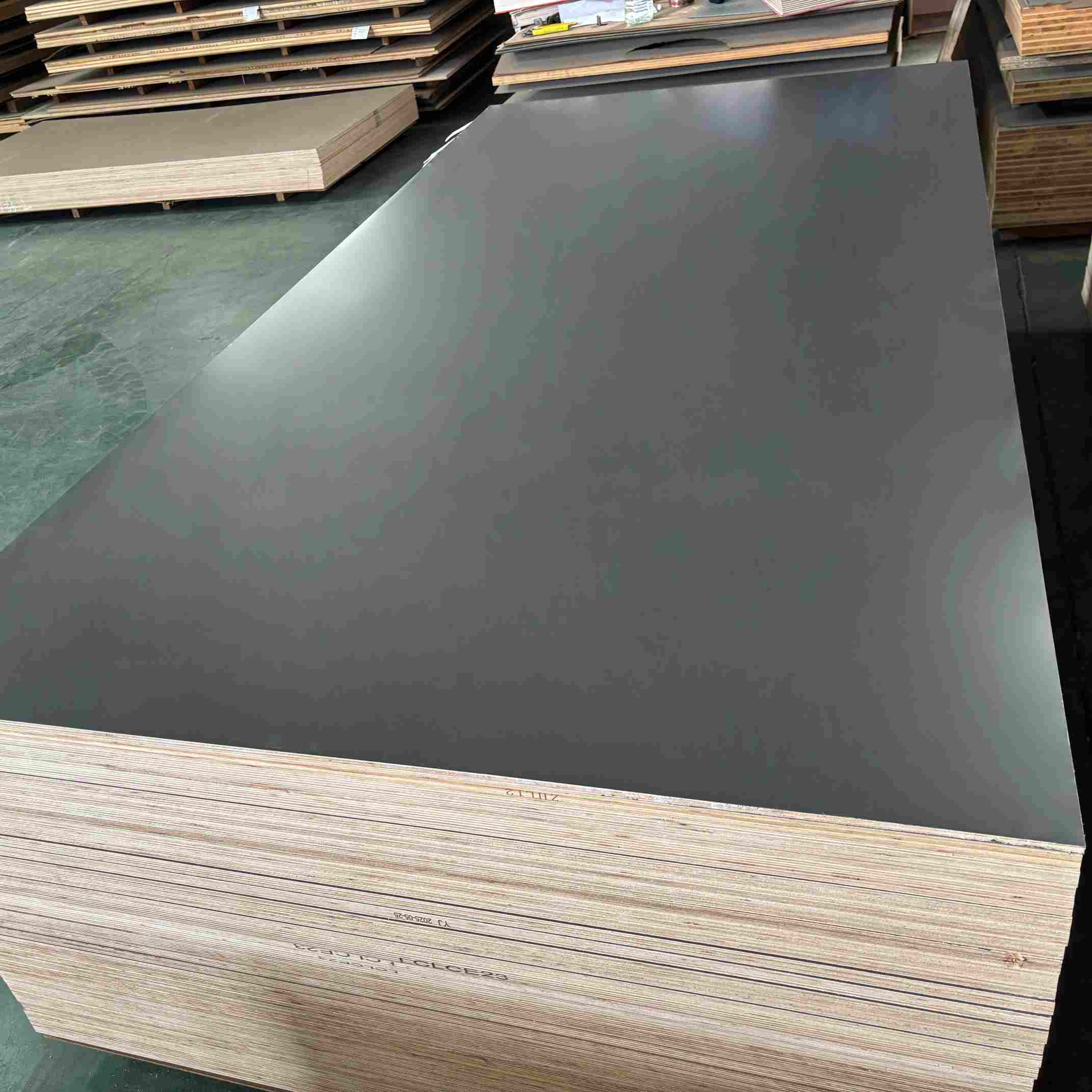 Solid Color Laminated Plywood 18mm